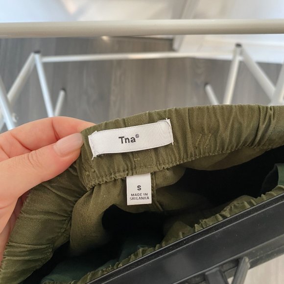 Aritzia Cargo Skirt, Size Small, Green - Picture 4 of 4